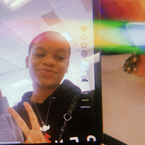 Meet your Posher, Briana